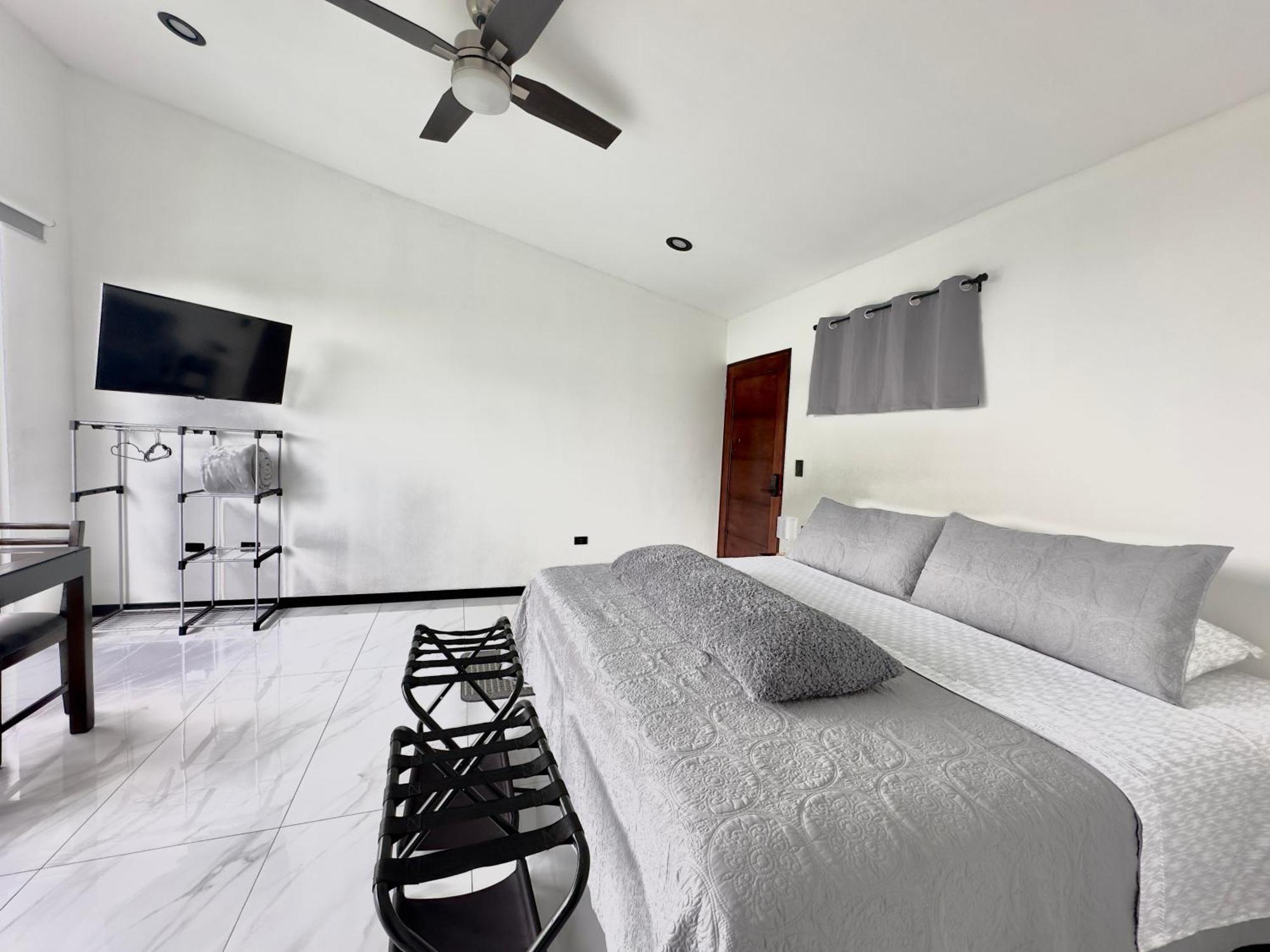 Black & White Apartments Monteverde Luaran gambar